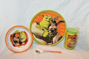 NEW SHREK 4 PIECE DINNERWARE SET PLATE CUP BOWL AND SPOON