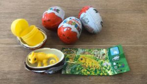 kinder surprise natoons opening egg